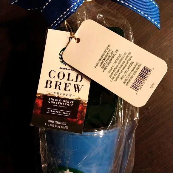 Starbucks Gift Pack, ColdBrew Coffee Mix ( Collectors Item) - Picture 8 of 8